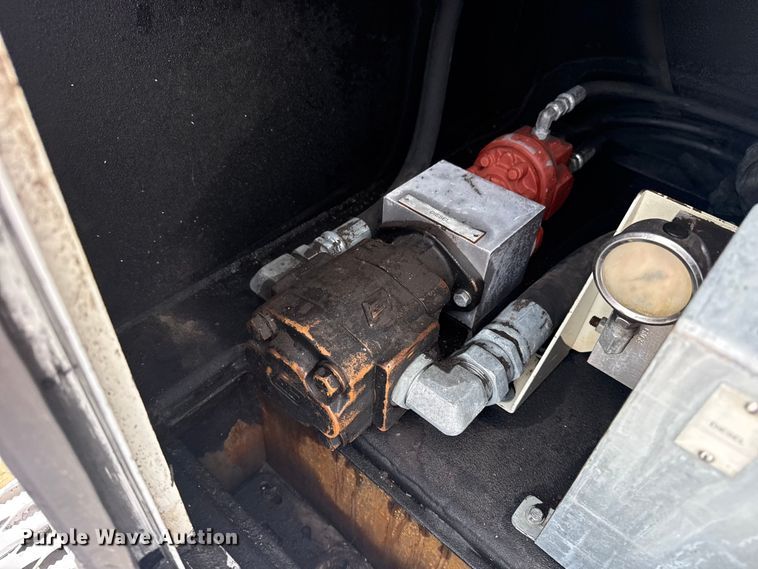 image for item EG2102 2014 Freightliner Business Class M2 utility / service truck