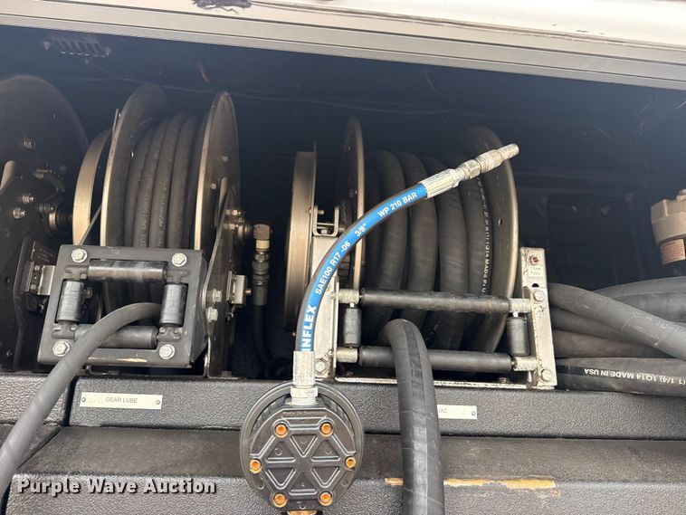 image for item EG2102 2014 Freightliner Business Class M2 utility / service truck