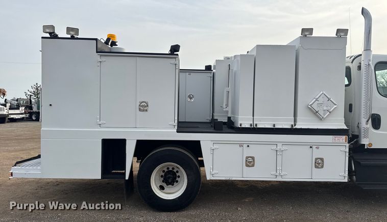 image for item EG2102 2014 Freightliner Business Class M2 utility / service truck