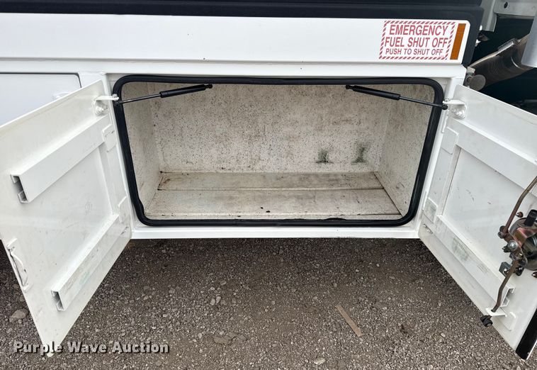 image for item EG2102 2014 Freightliner Business Class M2 utility / service truck