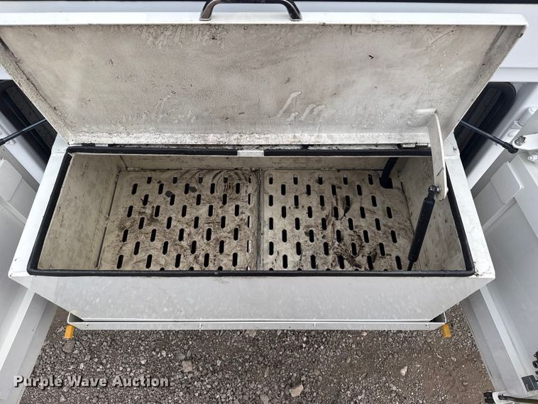 image for item EG2102 2014 Freightliner Business Class M2 utility / service truck