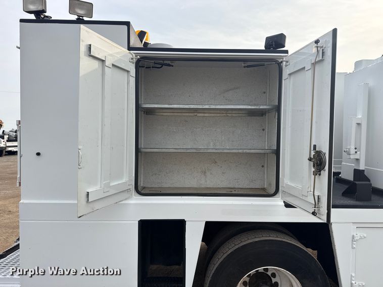 image for item EG2102 2014 Freightliner Business Class M2 utility / service truck