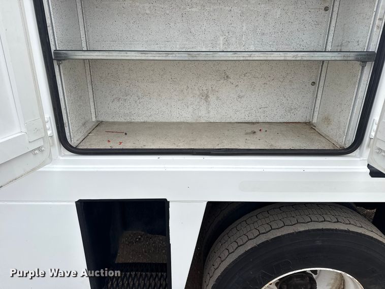 image for item EG2102 2014 Freightliner Business Class M2 utility / service truck