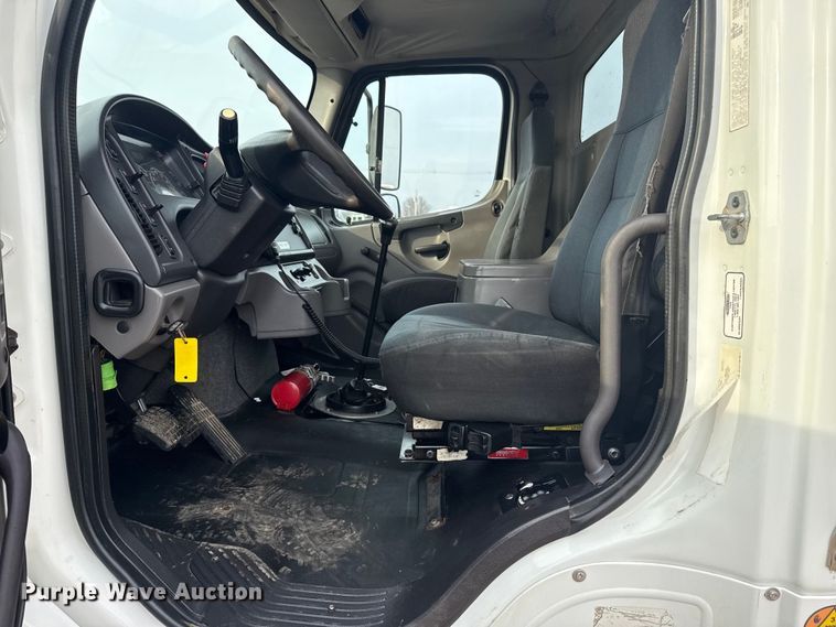 image for item EG2102 2014 Freightliner Business Class M2 utility / service truck