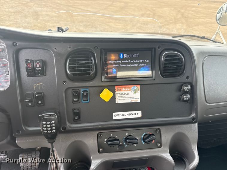 image for item EG2102 2014 Freightliner Business Class M2 utility / service truck