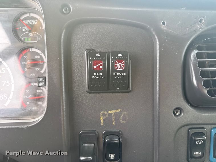 image for item EG2102 2014 Freightliner Business Class M2 utility / service truck