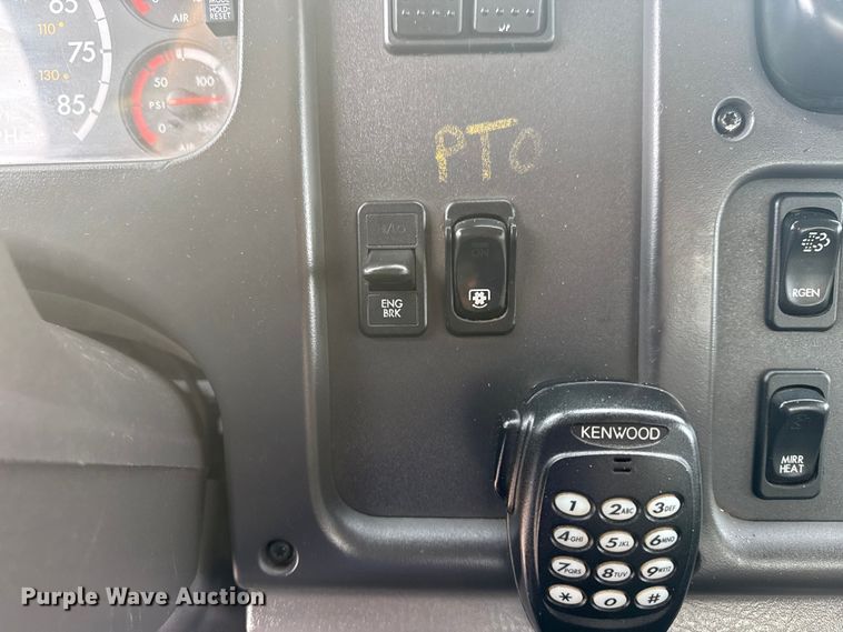 image for item EG2102 2014 Freightliner Business Class M2 utility / service truck