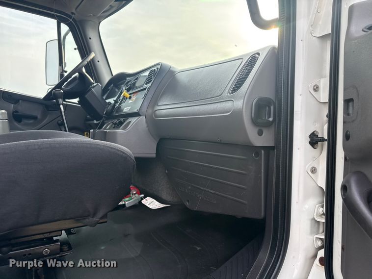 image for item EG2102 2014 Freightliner Business Class M2 utility / service truck