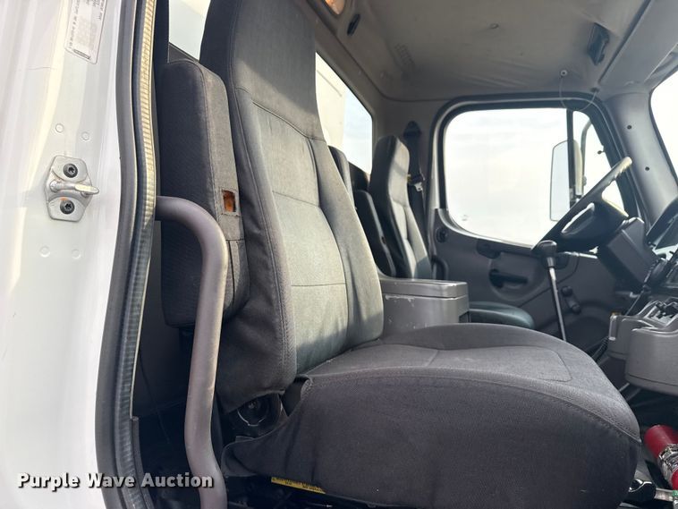 image for item EG2102 2014 Freightliner Business Class M2 utility / service truck