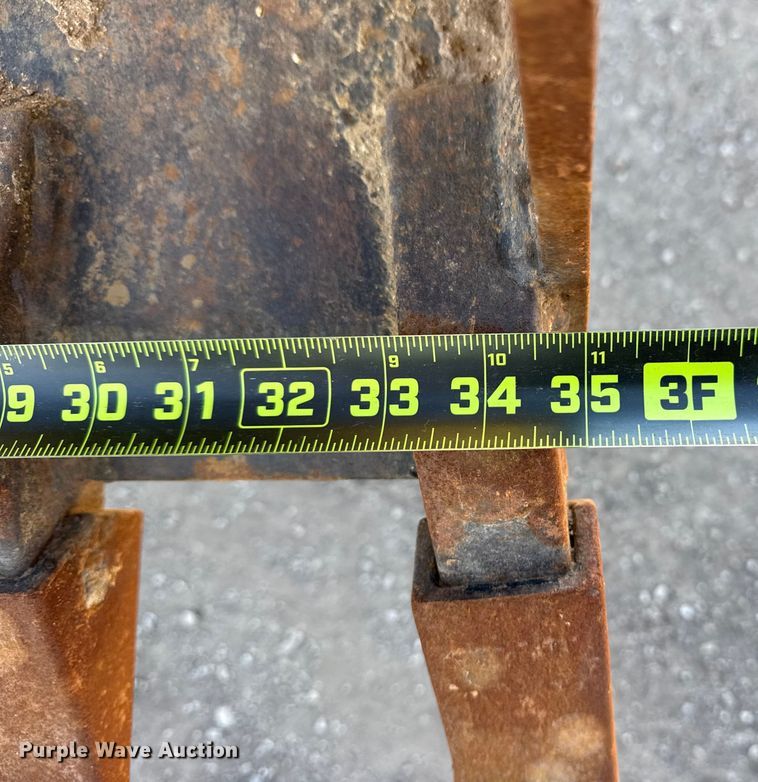 image for item EG2103 Case 580K 