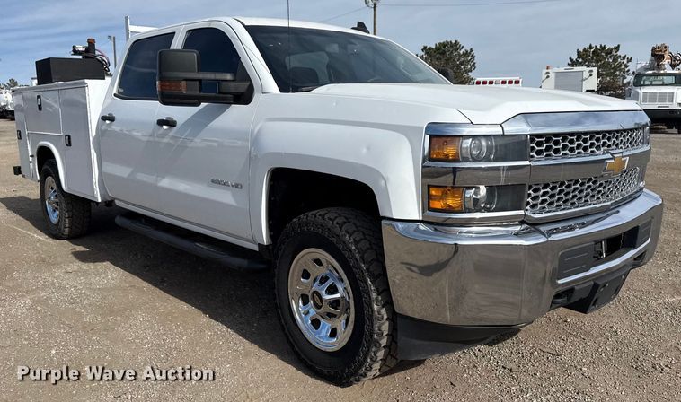 image for item EG2115 2019 Chevrolet Silverado 2500HD utility bed pickup truck