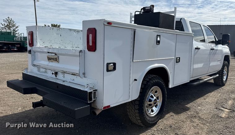 image for item EG2115 2019 Chevrolet Silverado 2500HD utility bed pickup truck