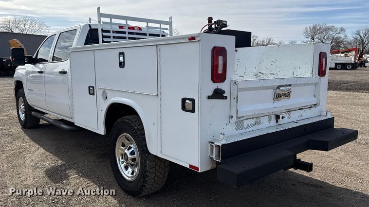 image for item EG2115 2019 Chevrolet Silverado 2500HD utility bed pickup truck