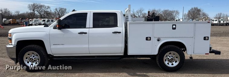 image for item EG2115 2019 Chevrolet Silverado 2500HD utility bed pickup truck