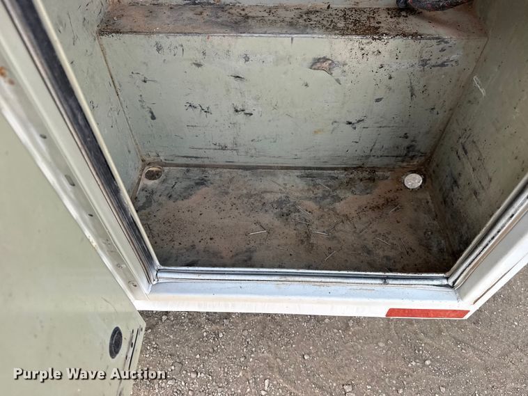 image for item EG2115 2019 Chevrolet Silverado 2500HD utility bed pickup truck