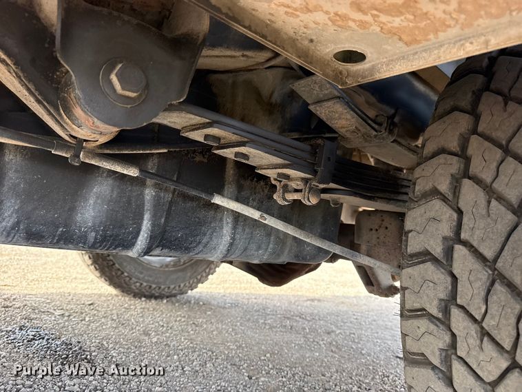 image for item EG2115 2019 Chevrolet Silverado 2500HD utility bed pickup truck