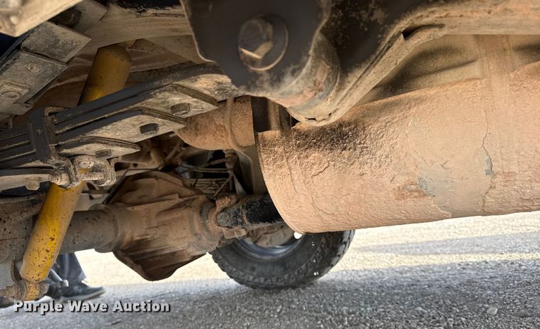 image for item EG2115 2019 Chevrolet Silverado 2500HD utility bed pickup truck