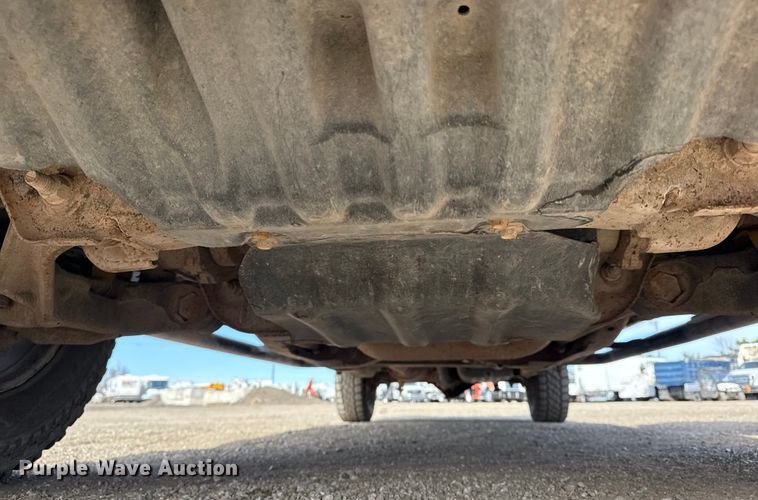 image for item EG2115 2019 Chevrolet Silverado 2500HD utility bed pickup truck