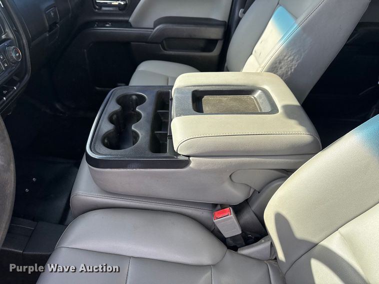 image for item EG2115 2019 Chevrolet Silverado 2500HD utility bed pickup truck