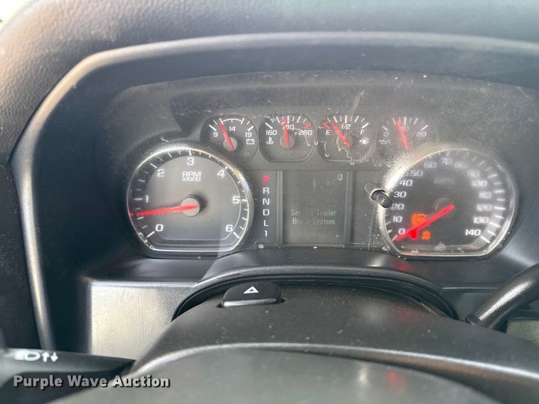 image for item EG2115 2019 Chevrolet Silverado 2500HD utility bed pickup truck