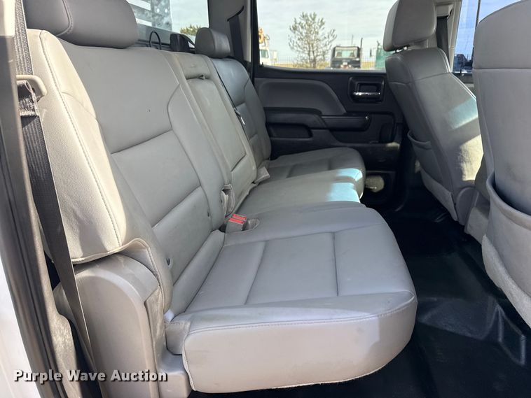 image for item EG2115 2019 Chevrolet Silverado 2500HD utility bed pickup truck