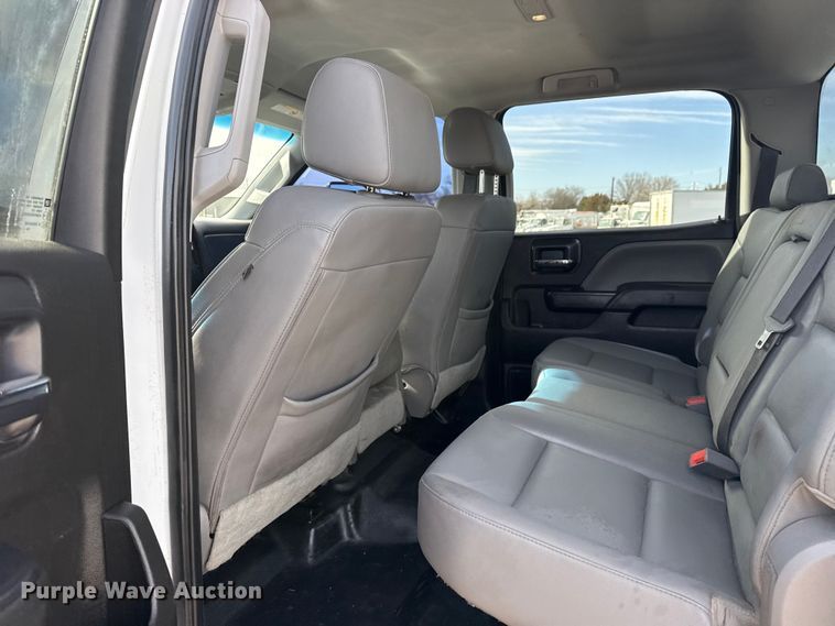 image for item EG2115 2019 Chevrolet Silverado 2500HD utility bed pickup truck