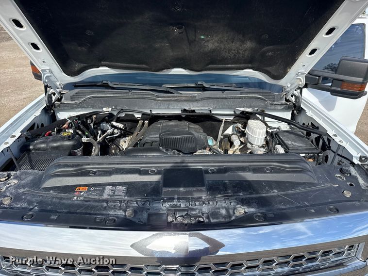 image for item EG2115 2019 Chevrolet Silverado 2500HD utility bed pickup truck