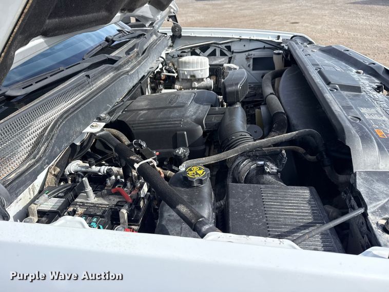 image for item EG2115 2019 Chevrolet Silverado 2500HD utility bed pickup truck