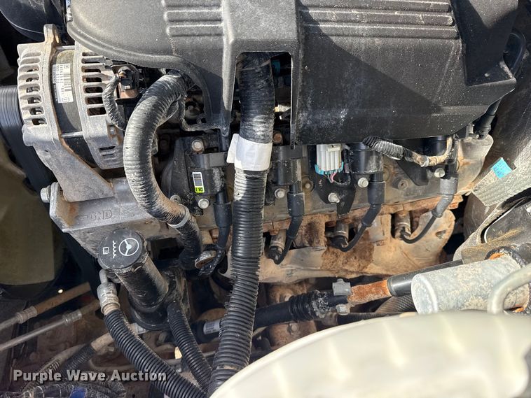 image for item EG2115 2019 Chevrolet Silverado 2500HD utility bed pickup truck