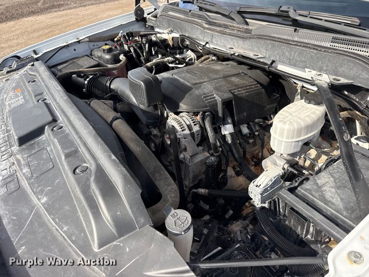 image for item EG2115 2019 Chevrolet Silverado 2500HD utility bed pickup truck