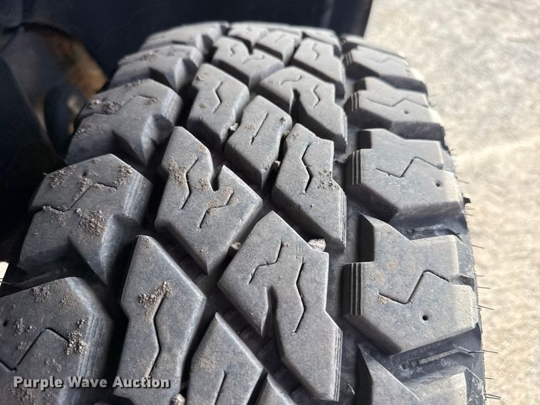 image for item EG2115 2019 Chevrolet Silverado 2500HD utility bed pickup truck