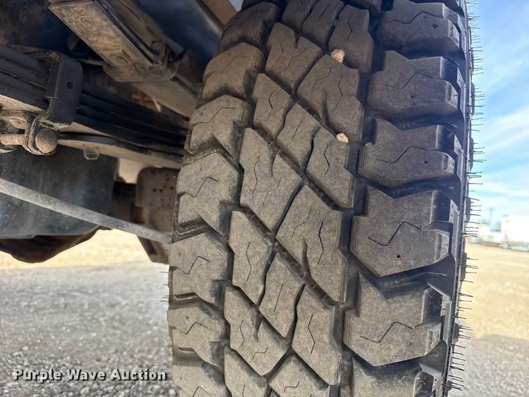 image for item EG2115 2019 Chevrolet Silverado 2500HD utility bed pickup truck