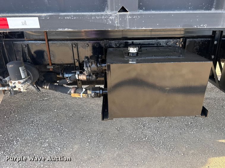 image for item EG2117 2008 Peterbilt 367 grapple crane truck