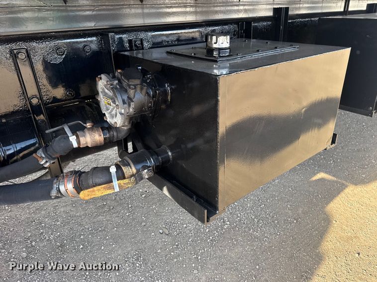 image for item EG2117 2008 Peterbilt 367 grapple crane truck