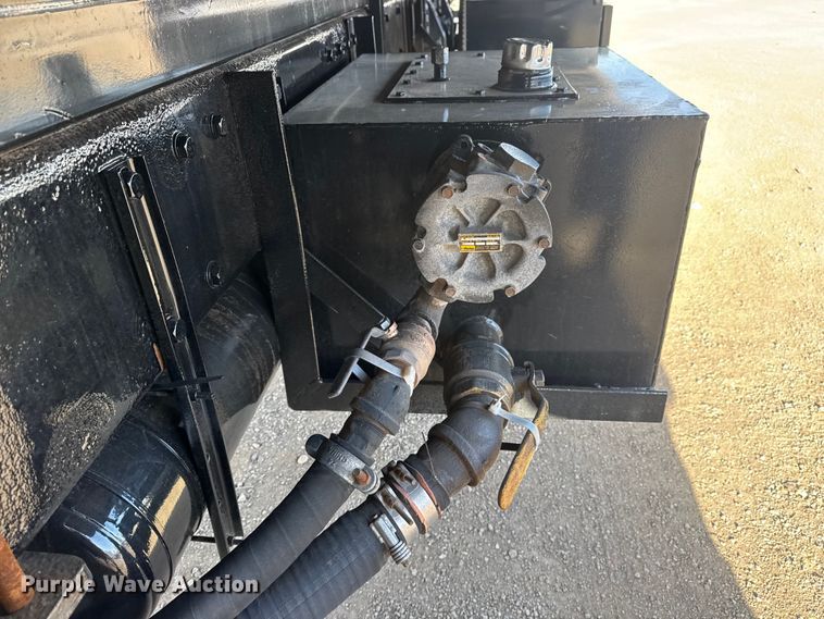 image for item EG2117 2008 Peterbilt 367 grapple crane truck