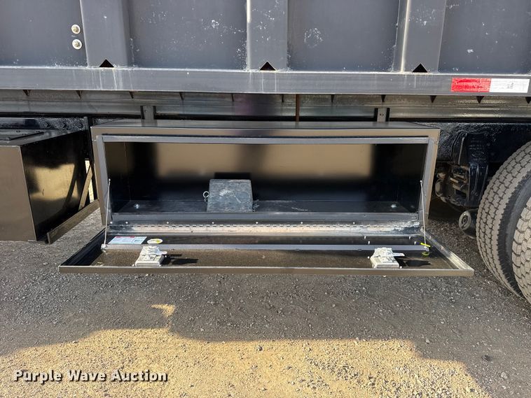 image for item EG2117 2008 Peterbilt 367 grapple crane truck