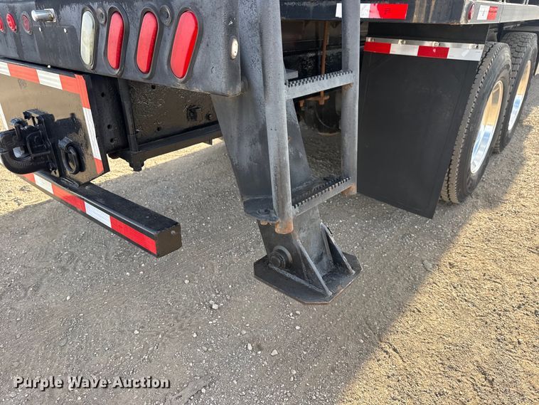 image for item EG2117 2008 Peterbilt 367 grapple crane truck