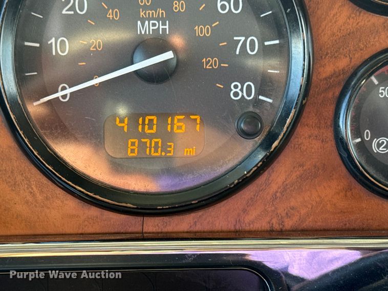 image for item EG2117 2008 Peterbilt 367 grapple crane truck