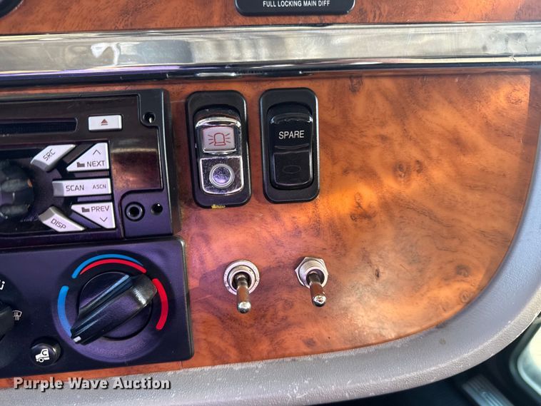 image for item EG2117 2008 Peterbilt 367 grapple crane truck