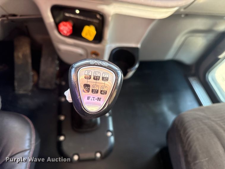 image for item EG2117 2008 Peterbilt 367 grapple crane truck