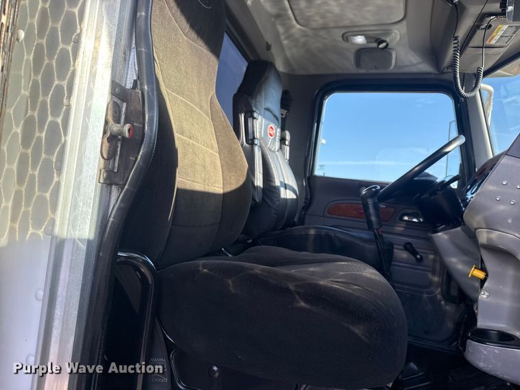 image for item EG2117 2008 Peterbilt 367 grapple crane truck