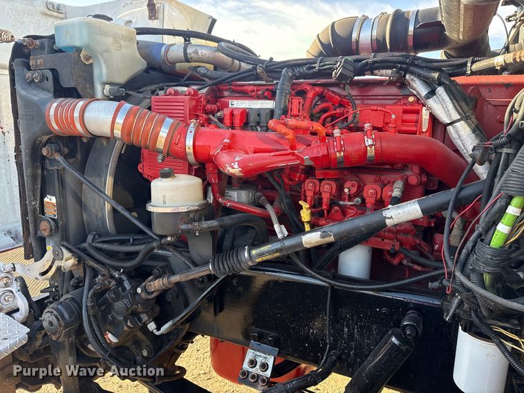 image for item EG2117 2008 Peterbilt 367 grapple crane truck