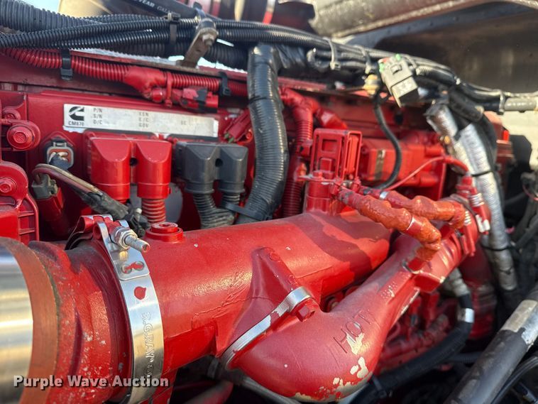 image for item EG2117 2008 Peterbilt 367 grapple crane truck