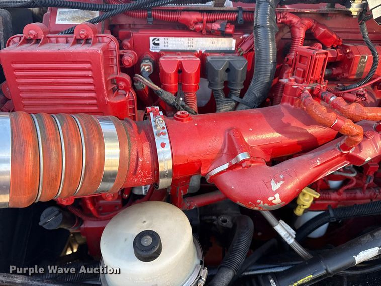 image for item EG2117 2008 Peterbilt 367 grapple crane truck