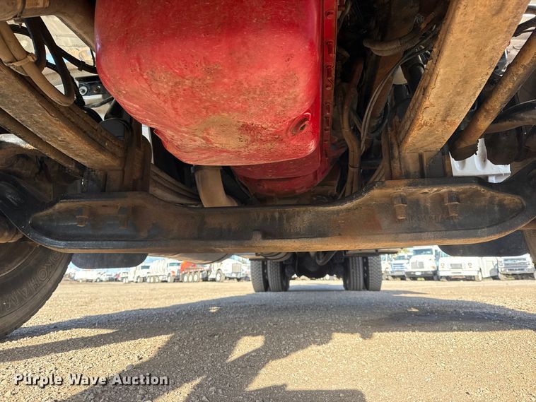 image for item EG2117 2008 Peterbilt 367 grapple crane truck