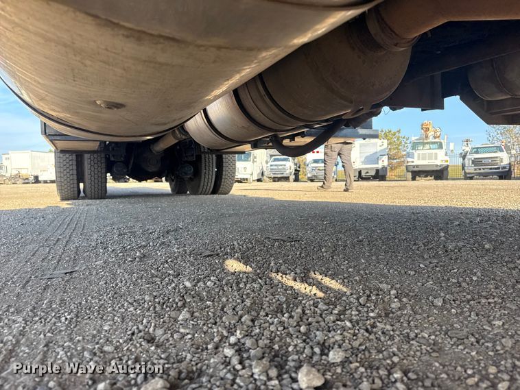 image for item EG2117 2008 Peterbilt 367 grapple crane truck