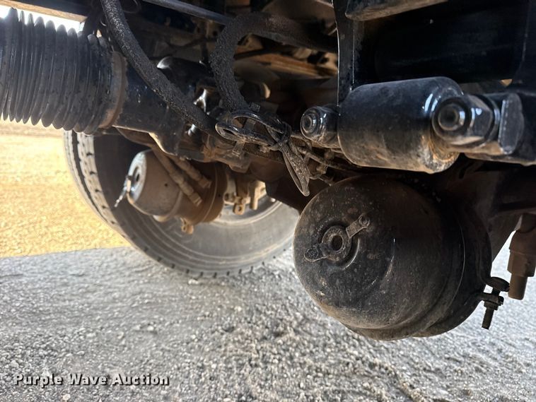 image for item EG2117 2008 Peterbilt 367 grapple crane truck