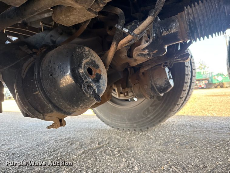 image for item EG2117 2008 Peterbilt 367 grapple crane truck