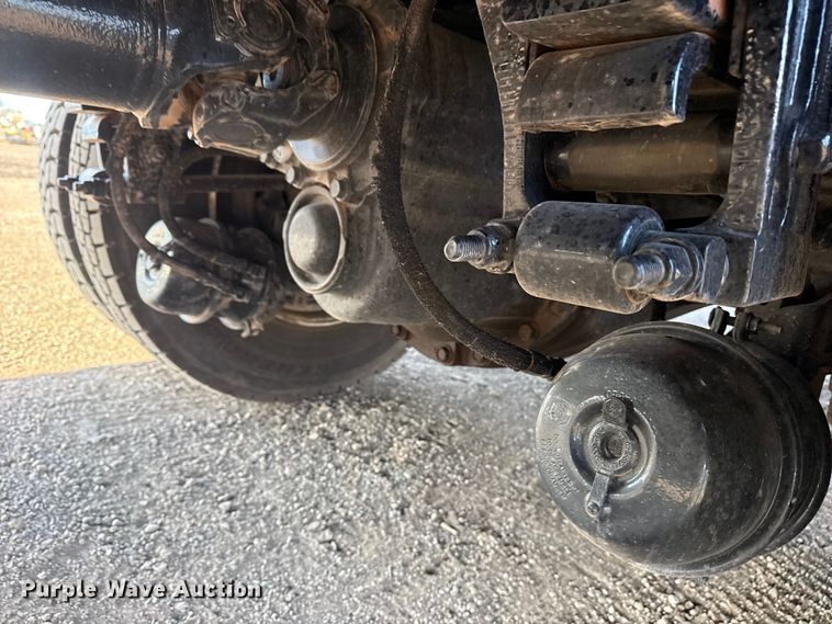 image for item EG2117 2008 Peterbilt 367 grapple crane truck