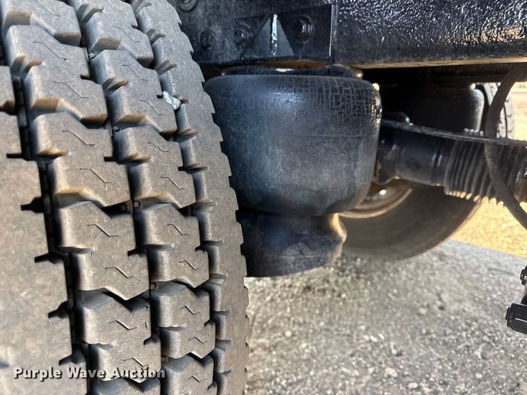 image for item EG2117 2008 Peterbilt 367 grapple crane truck